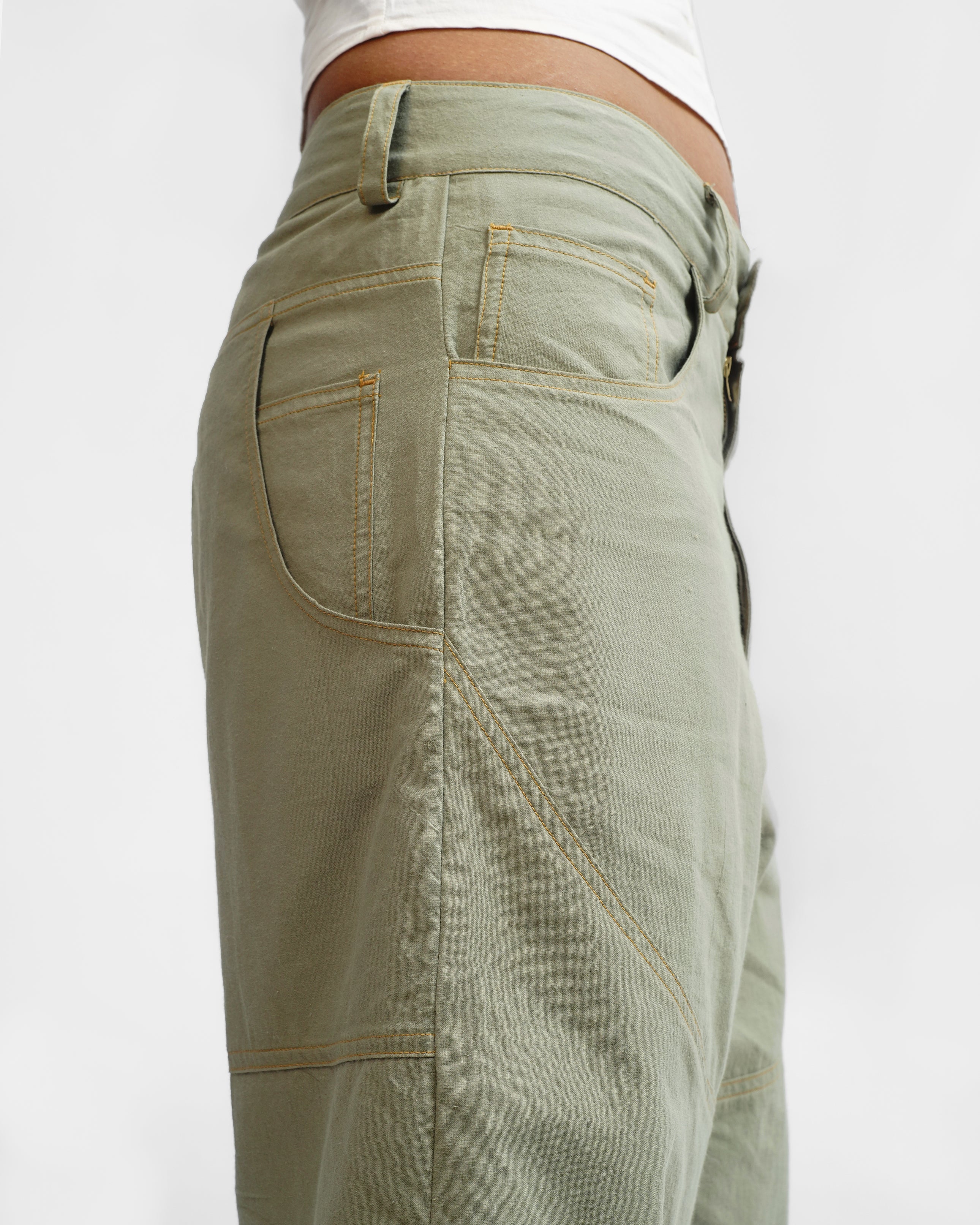 LEO SHORTS IN SOFT MOSS - Image 3