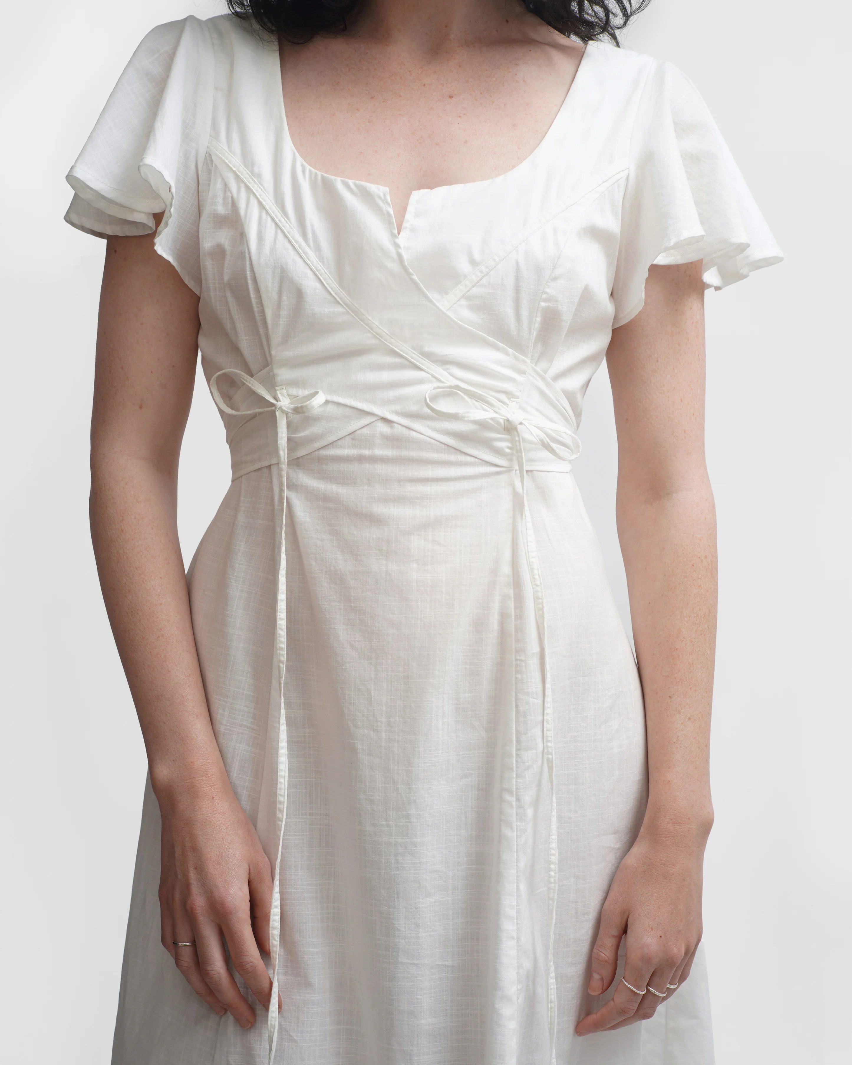 MAE DRESS IN LILY WHITE - Image 4