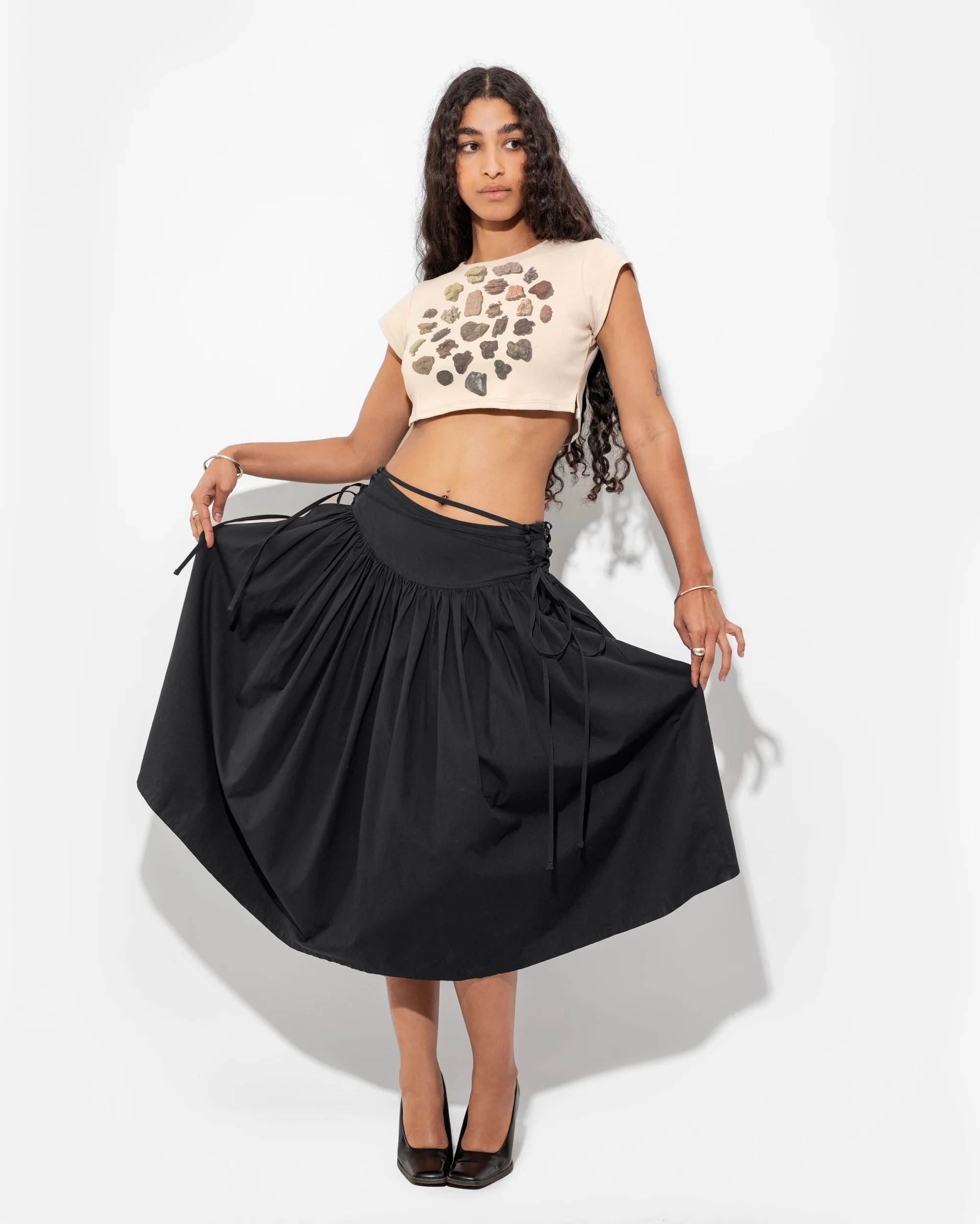 TWISTING VINES SKIRT IN CHARCOAL - Image 5